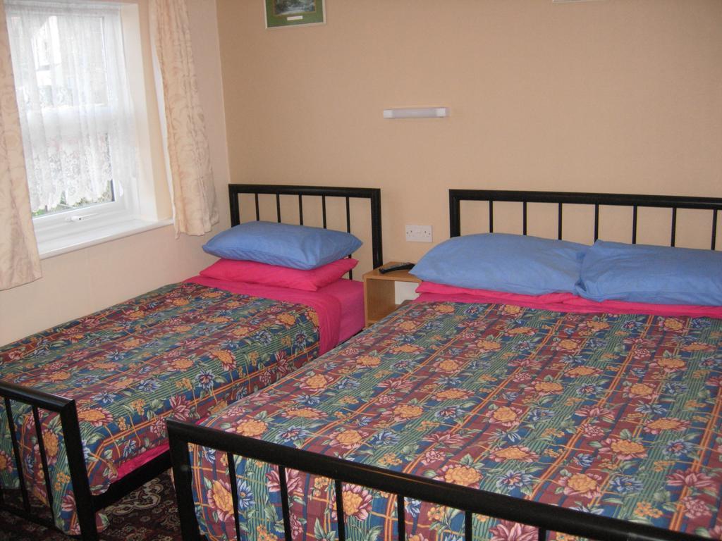 דובר Longfield Guest House חדר תמונה